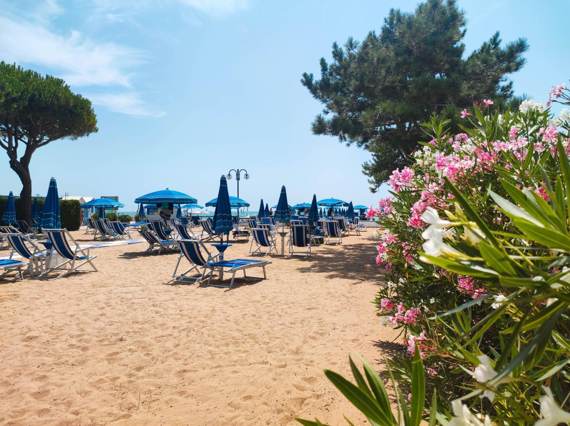 Brioni Fronte Mare Lägenhet Lido di Jesolo Exteriör bild
